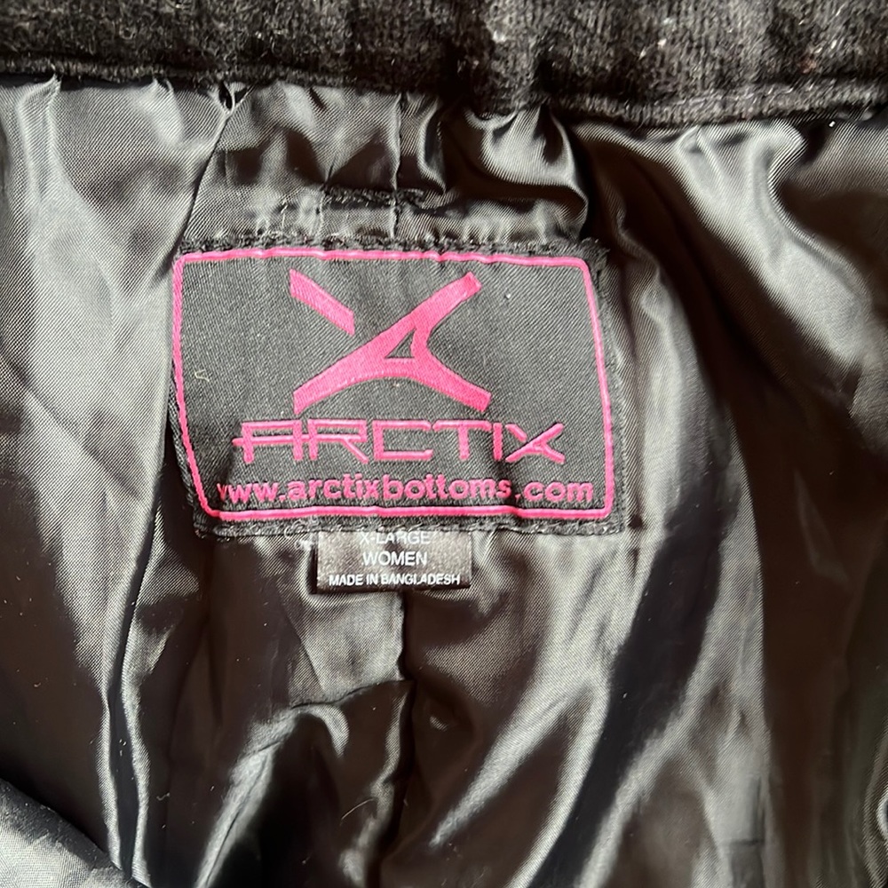 Black ski pants